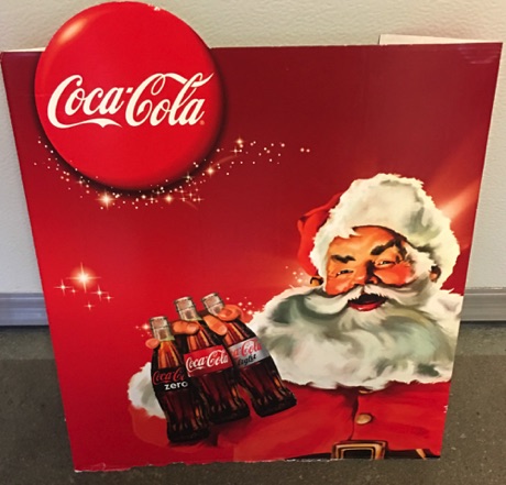 46116-1 € 7,50 coca cola karton kerstman met 3 flesjes 50 x 40 cm.jpeg